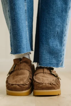 Deb Ruffled Suede Slides | Mocha