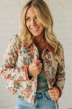 Floral Jacquard Scallop Trim Jacket