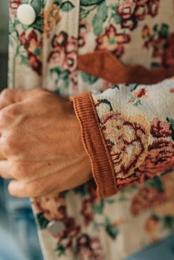 Floral Jacquard Scallop Trim Jacket