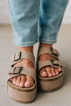 Jeri Studded Platform Slides