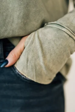 Mineral Wash Thumbhole Tee