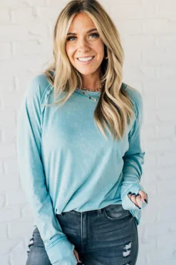 Mineral Wash Thumbhole Tee