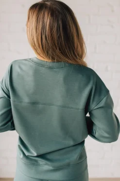 Sights Set Scuba Pullover