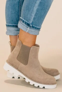 Witnee Pull On Boots